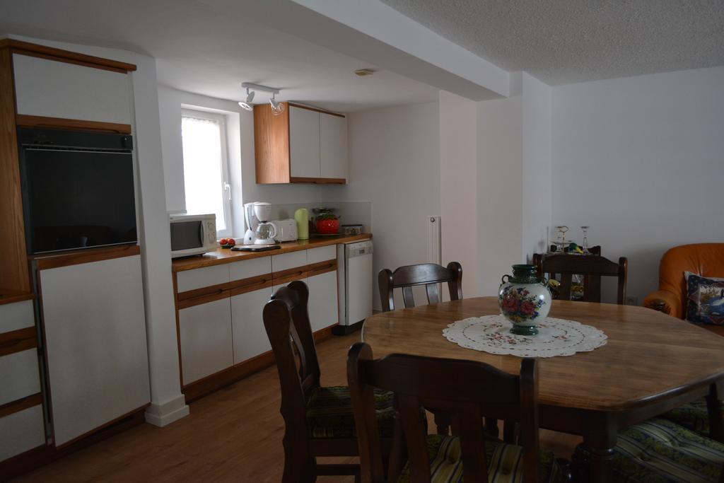 Location Alice Villa Ottrott Room photo